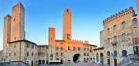 Visiting culture cities to chose from like Florence, Lucca, Pisa, San Gimignano, Volterra San_Gimignano_sunset_mooi.jpg
